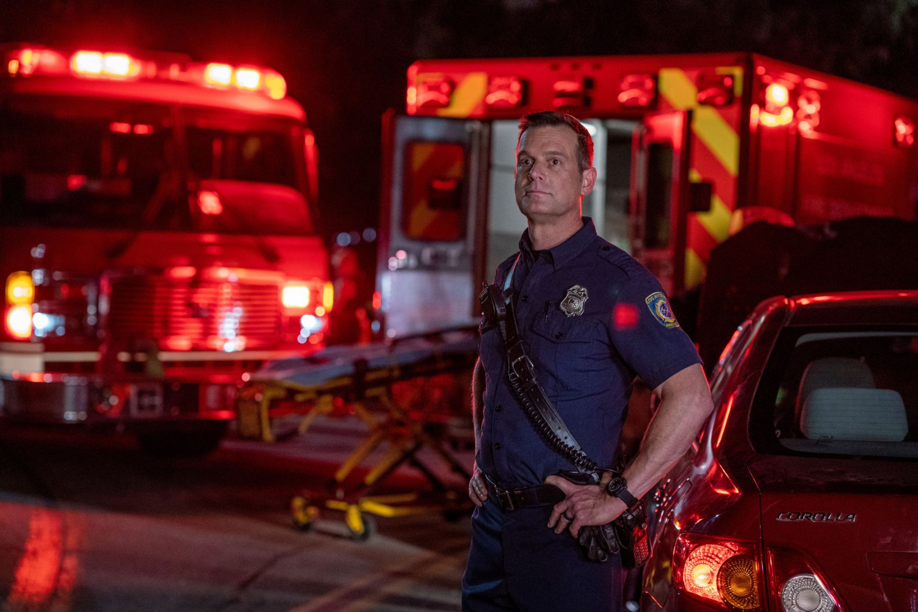 9-1-1: Peter Krause in the  “Animal in the stin the cts” episode of 9-1-1 episode airin the g Monday, Oct. 10 ( 8:00-900 PM ET) on  FOX. ©2022 FOX Media LLC. Cr: Jack Zeman /FOX