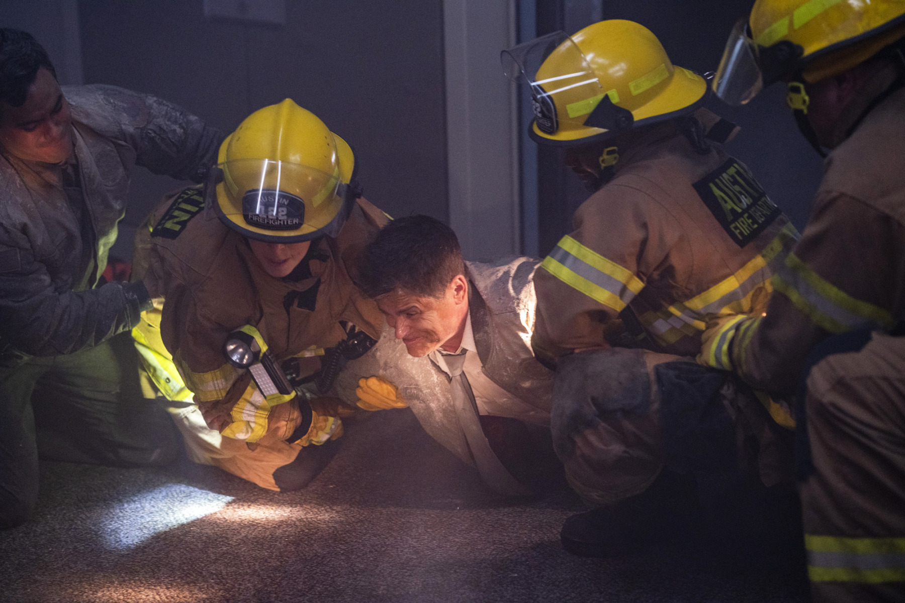 911 Lone Star 2x14 "Dust to Dust" Photos - TVPulse - When Is Lone Star 911 Coming Back On