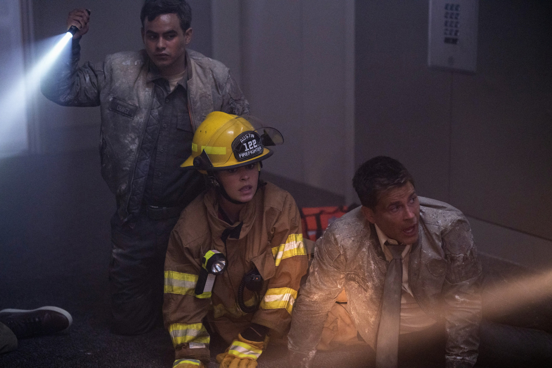 911 Lone Star 2x14 "Dust to Dust" Photos - TVPulse - When Is Lone Star 911 Coming Back On