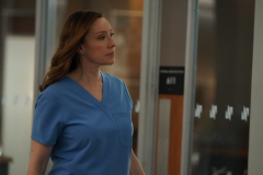 DOC: Molly Parker in the "Good Hands" episode of DOC airing Tuesday, Mar. 10 (9:00-10:00 PM ET/PT) on FOX. CR: John Medland/FOX. ©2026 FOX Media LLC.