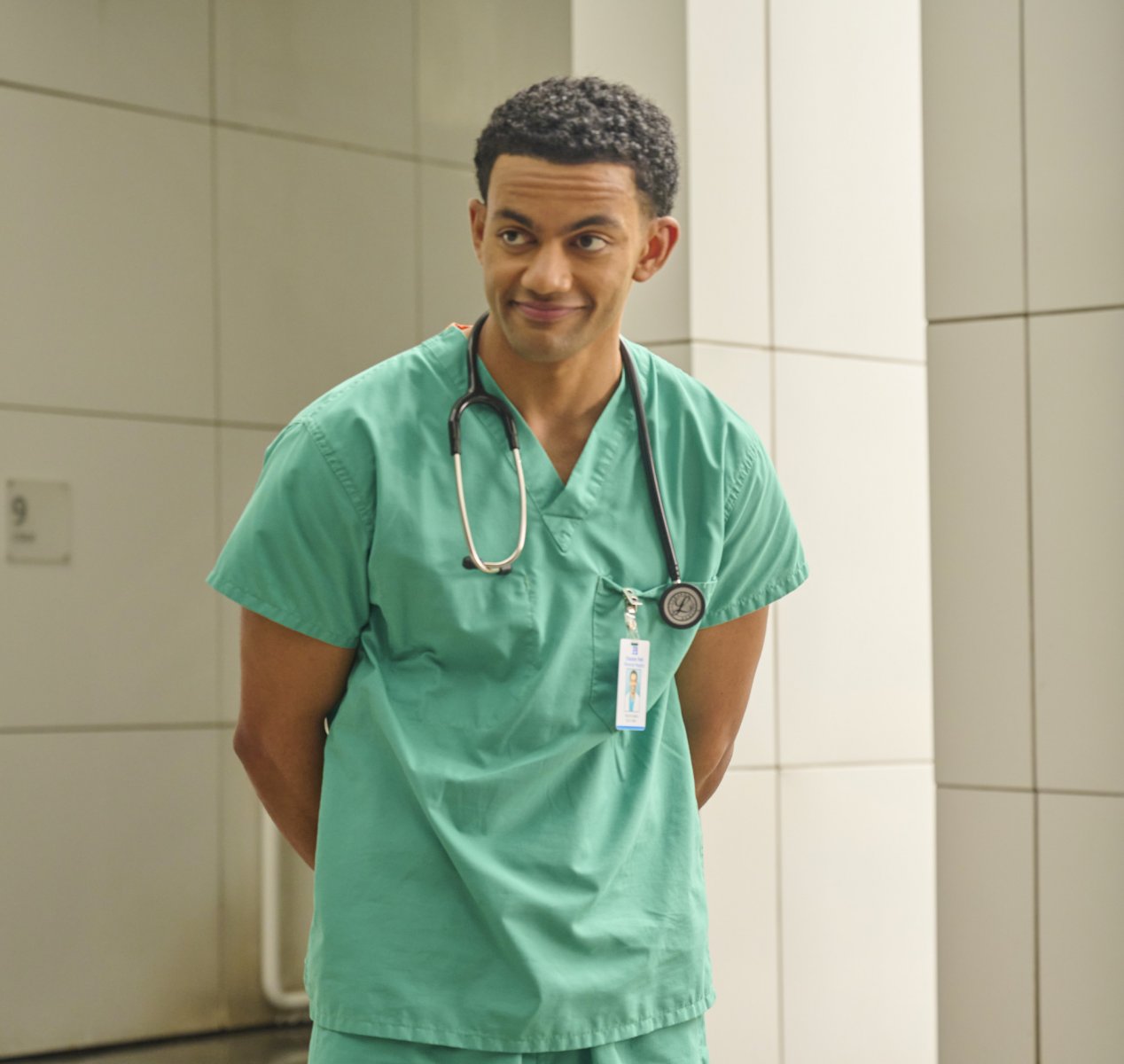 THE RESIDENT: Miles Fowler in the “Who Will You Be?“ episode of THE RESIDENT airing Tuesday, Nov. 16 (8:00-9:00 PM ET/PT) on FOX. ©2021 Fox Media LLC Cr: Tom Griscom/FOX