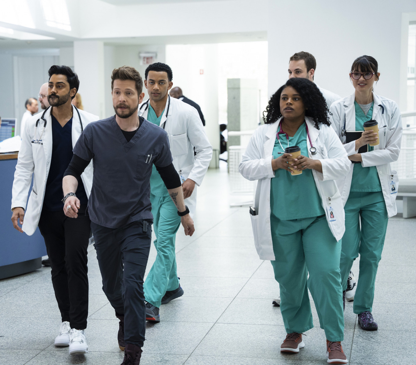THE RESIDENT: L-R: Manish Dayal, Matt Czuchry, Miles Fowler, Zsane Jhe, Alan Aisenberg and Mick Szal in the “He’d Really Like to put in a Central Line“ episode of THE RESIDENT airing Tuesday, Nov. 30 (8:00-9:00 PM ET/PT) on FOX. ©2021 Fox Media LLC Cr: Nathan Bolster/FOX