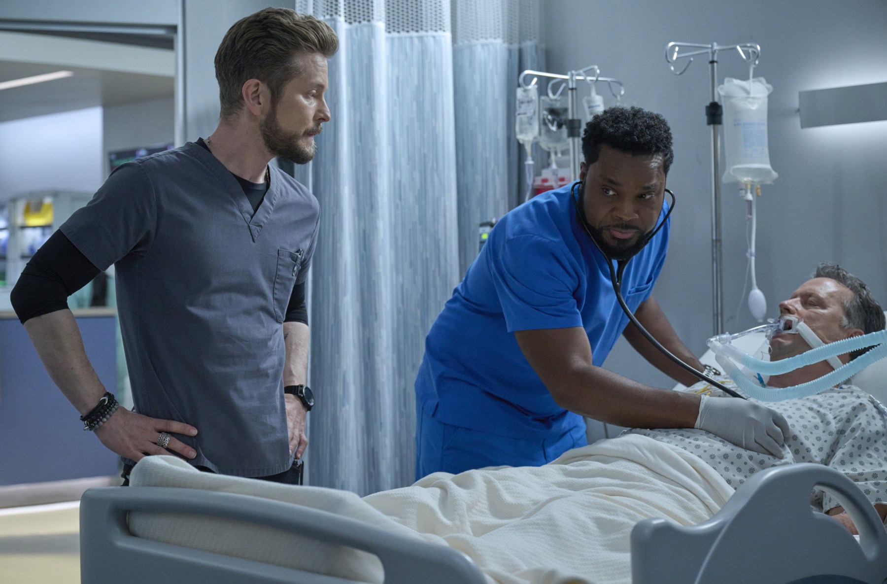 THE RESIDENT: L-R: Matt Czuchry, Malcolm-Jamal Warner and guest star Steven Culp in the "All Hands on Deck" season finale episode of THE RESIDENT airing Tuesday, Jan. 17 (8:00-9:00 PM ET/PT) on FOX. ©2022 Fox Media LLC. CR: Tom Griscom/FOX
