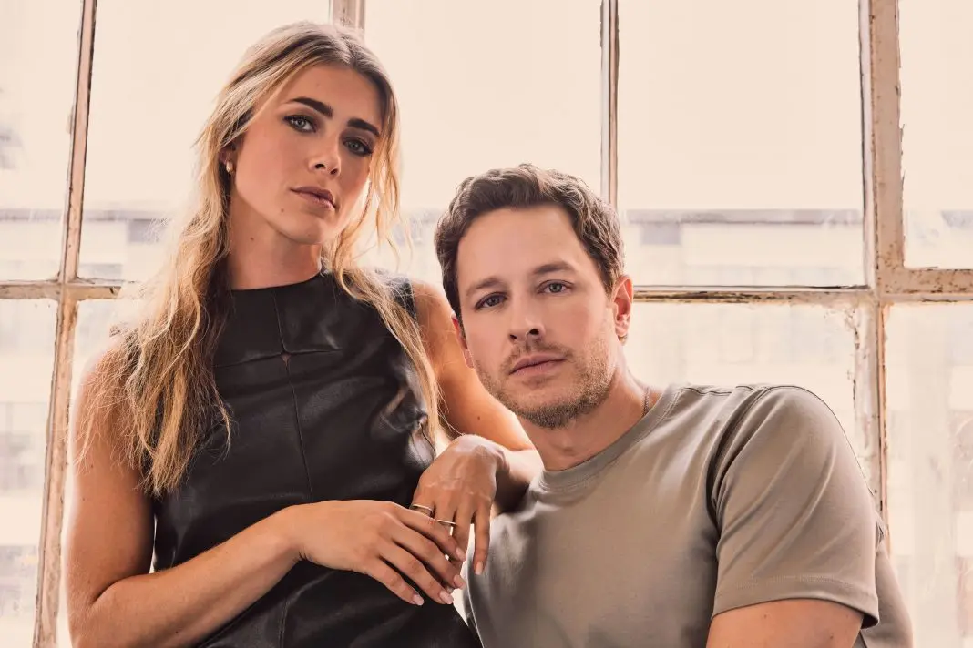 MUep7P_MANIFEST_S4_LOCATION_MELISSA_ROXBURGH_JOSH_DALLAS_SETUP01_0005_Jinx_R2
